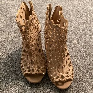 Zigisoho size 8.5, 3inch heels